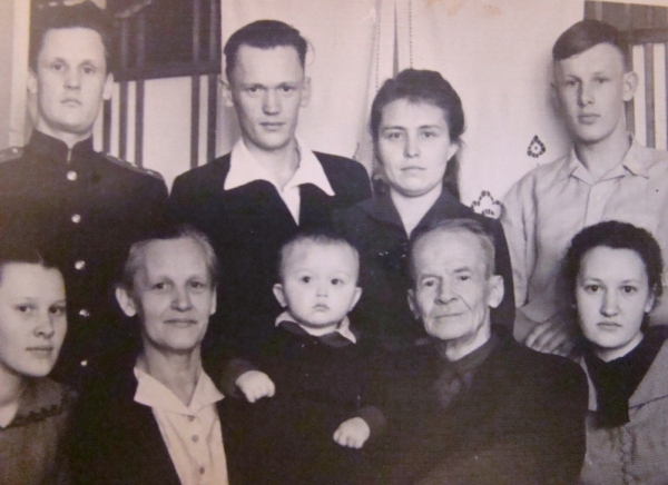 Семья Медведевых Фото
